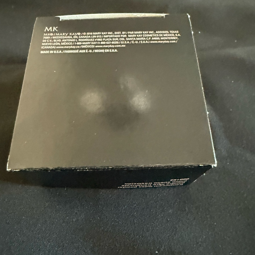 Mary Kay Translucent Loose Powder – Oil Control Setting Powder – New in Box - Picture 5 of 5